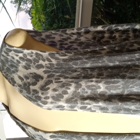 LulaRoe Coverup - Picture 3 of 6